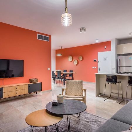 3 Bedrooms Apt Balcony & Parking Near Banana Beach Tel-Aviv Kültér fotó