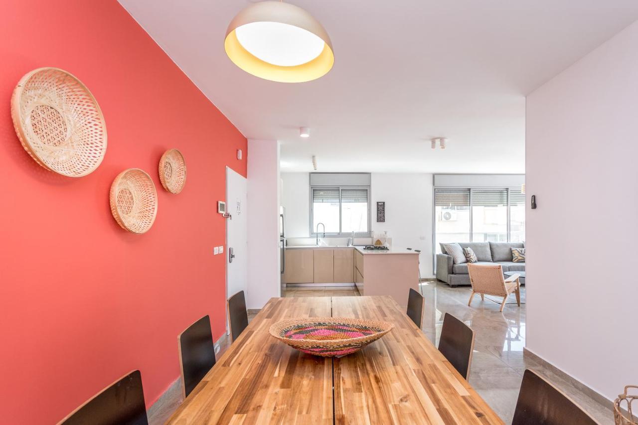 3 Bedrooms Apt Balcony & Parking Near Banana Beach Tel-Aviv Kültér fotó