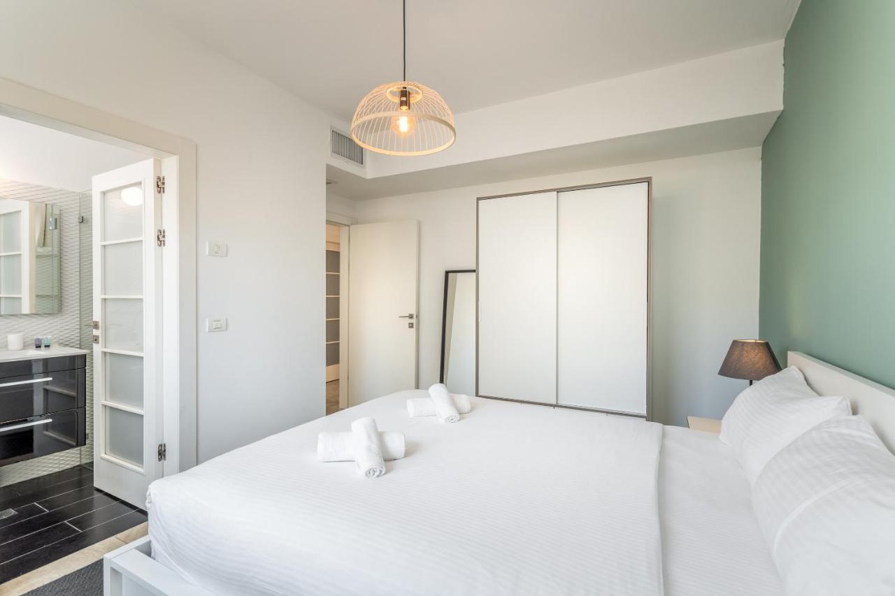 3 Bedrooms Apt Balcony & Parking Near Banana Beach Tel-Aviv Kültér fotó