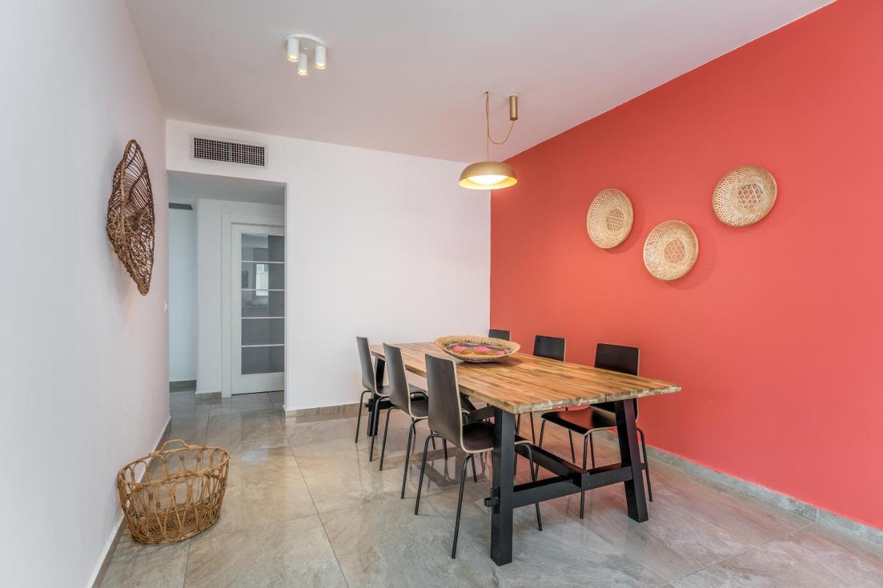 3 Bedrooms Apt Balcony & Parking Near Banana Beach Tel-Aviv Kültér fotó