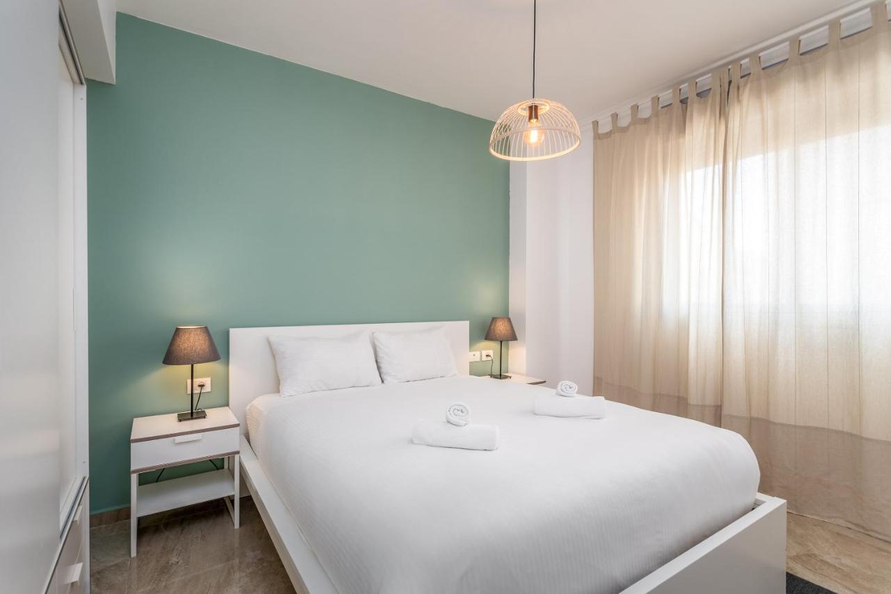 3 Bedrooms Apt Balcony & Parking Near Banana Beach Tel-Aviv Kültér fotó